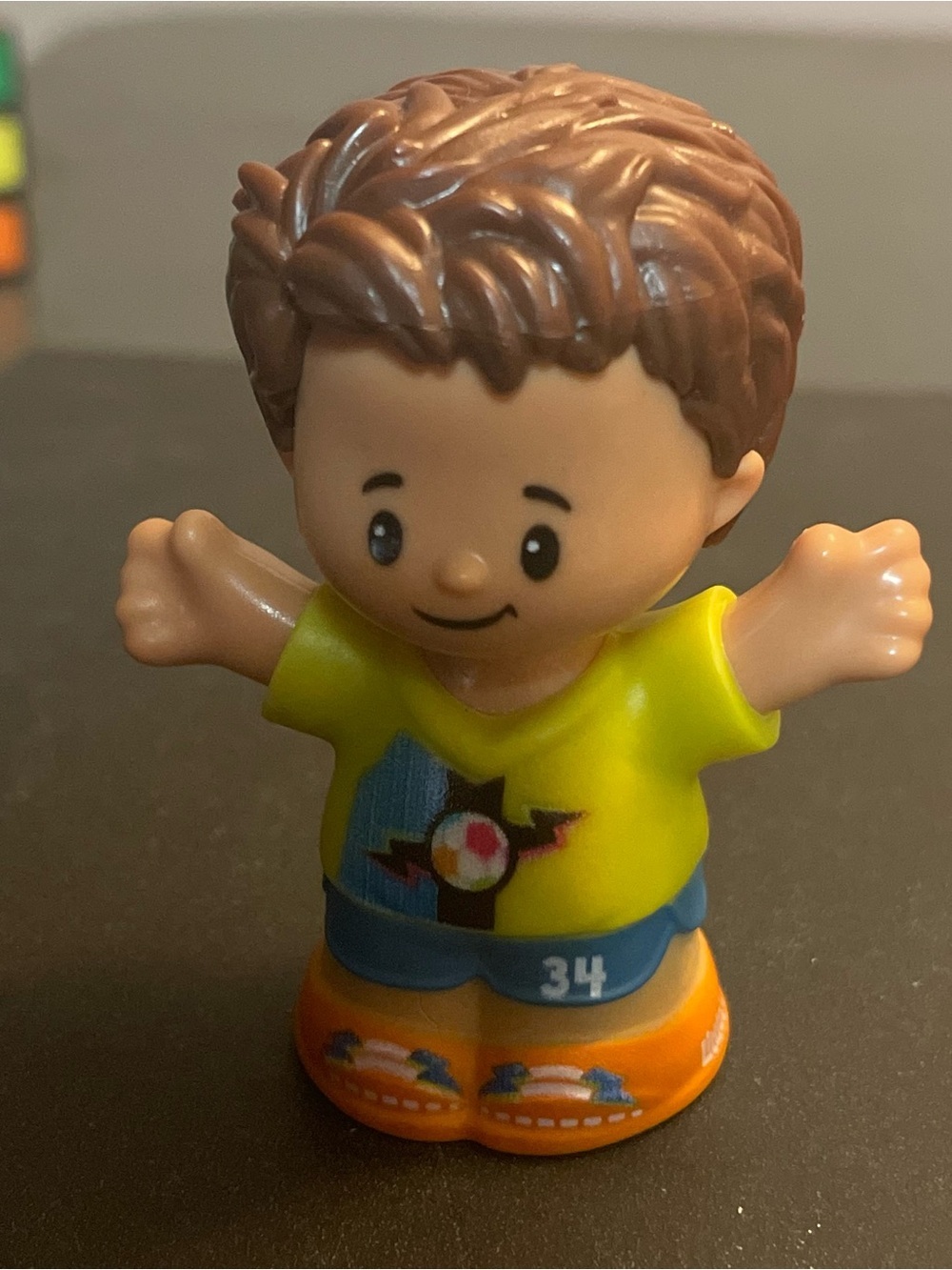 Fisher-Price Little People Sport Soccer Player boy figurine fifa